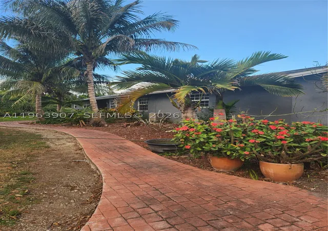 5th image of 23801 Sw 217Th Ave, Homestead, FL 33031 | MLS# A11963907