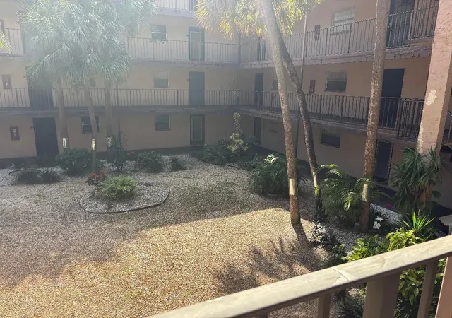 2nd image of 2840 Somerset Dr #206, Lauderdale Lakes, FL 33311 | MLS# F10552135
