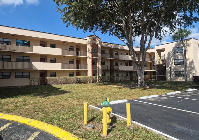 Homes for sale in Miramar, FL | 3252 Foxcroft Rd #113, Miramar, FL 33025 | MLS# F10551658