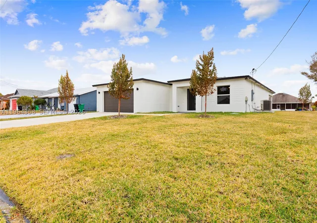 Photo 3 of Single family home for sale at 560 Sw Carter Ave, Port St Lucie, FL 34983 | MLS# A11964358 | Listing updated on 2026-05-31