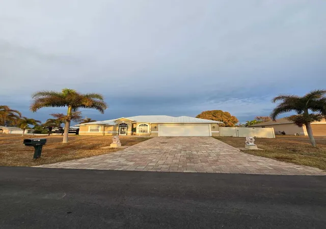 Homes for sale in Port St Lucie, FL | 3212 Se Pinto St, Port St Lucie, FL 34984 | MLS# R11163828