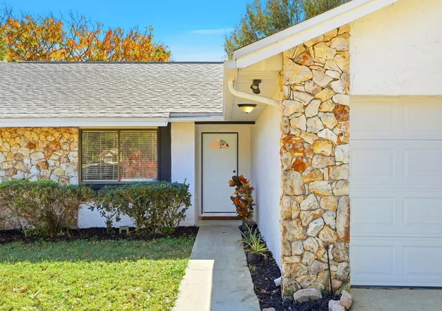 2nd image of 7970 Glen Abbey Cir, Orlando, FL 32819 | MLS# R11163836