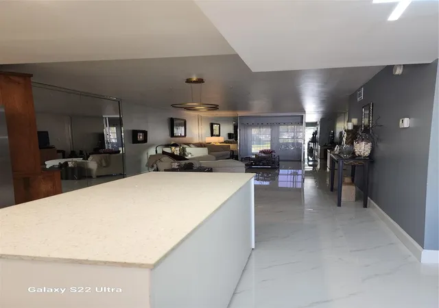 Homes for sale in Deerfield Beach, FL | 700 Se 6Th Ave, Deerfield Beach, FL 33441