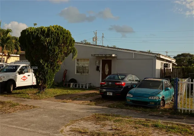 2nd image of 810 Nw 84th Ter, Miami, FL 33150 | MLS# A11965924