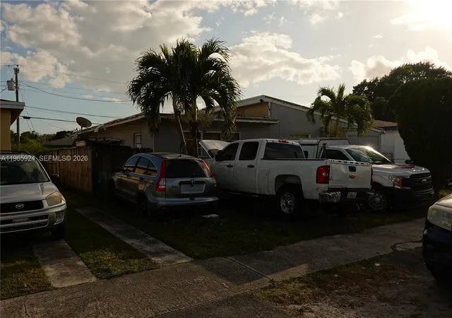 image of 810 Nw 84th Ter, Miami, FL 33150 | MLS# A11965924