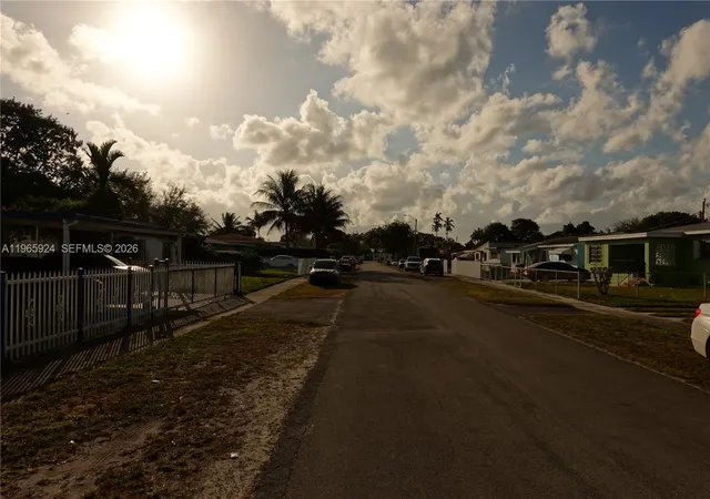 5th image of 810 Nw 84th Ter, Miami, FL 33150 | MLS# A11965924