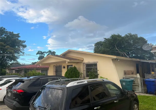 13th image of 733 Nw 33rd Ave, Miami, FL 33125 | MLS# A11963235