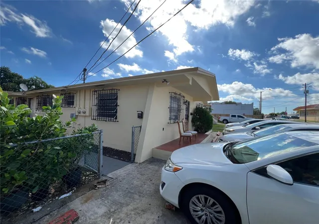 3rd image of 733 Nw 33Rd Ave, Miami, FL 33125 | MLS# A11963235