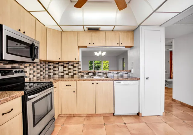 2nd image of 3301 Aruba Wy #K4, Coconut Creek, FL 33066 | MLS# F10552161