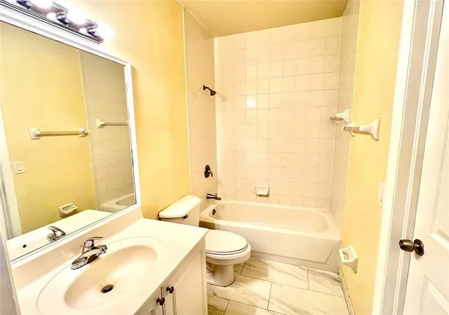 5th image of 7893 N Southwood Cir, Davie, FL 33328 | MLS# F10551486