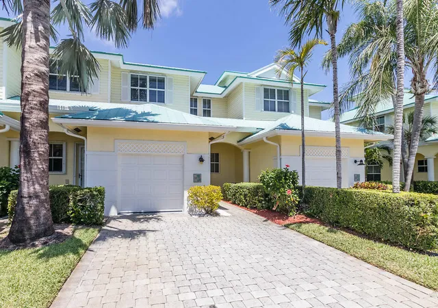 Homes for sale in Hypoluxo, FL | 117 Barefoot Cvs, Hypoluxo, FL 33462 | MLS# R11164193
