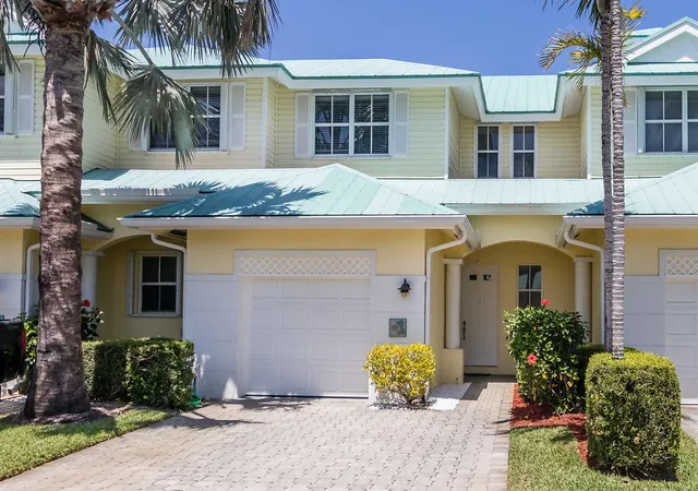 Homes for sale in Hypoluxo, FL | 117 Barefoot Cvs, Hypoluxo, FL 33462 | MLS# R11164193