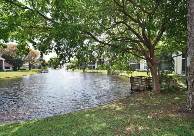 5th image of 5521 Coach House Cir, Boca Raton, FL 33486