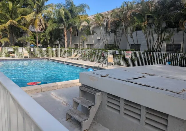 Homes for sale in Palmetto Bay, FL | 17367 Sw 95th Ave #17367, Palmetto Bay, FL 33157 | MLS# F10552484