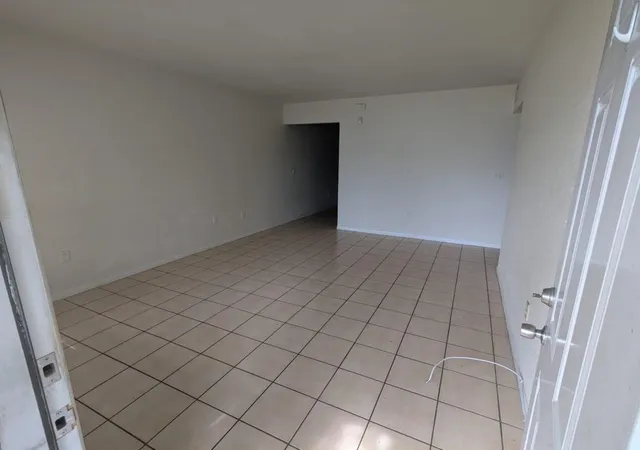 4th image of 17367 Sw 95Th Ave, Palmetto Bay, FL 33157