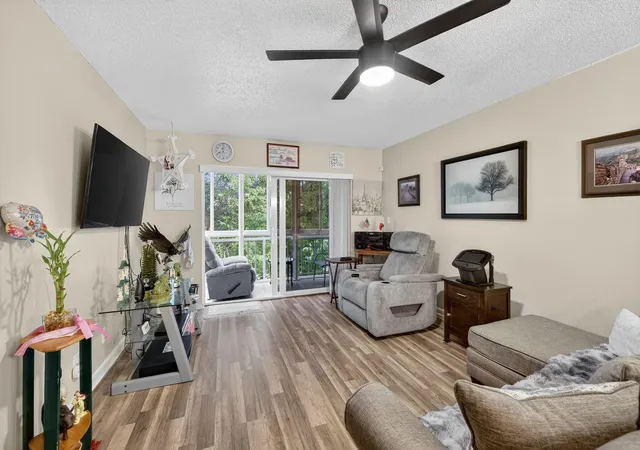 Homes for sale in Tamarac, FL | 8400 Lagos De Campo Blvd #303, Tamarac, FL 33321 | MLS# F10551654
