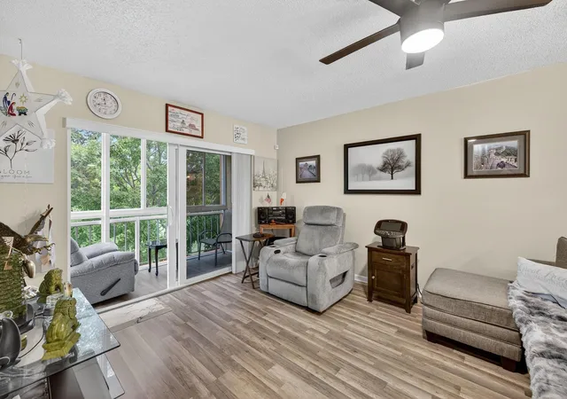 Homes for sale in Tamarac, FL | 8400 Lagos De Campo Blvd #303, Tamarac, FL 33321 | MLS# F10551654