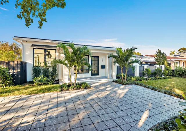 2nd image of 263 Alhambra Pl, West Palm Beach, FL 33405 | MLS# R11164353