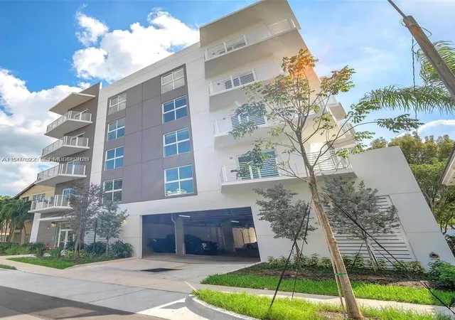 1st image of 1938 Jackson St #202, Hollywood, FL 33020 | MLS# A11967022