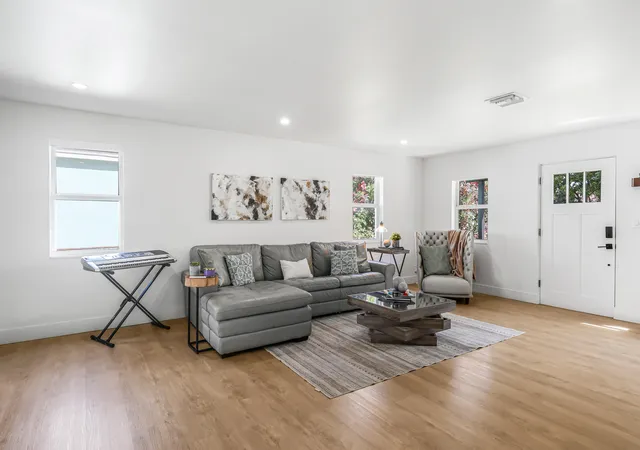 5th image of 1125 N K St, Lake Worth Beach, FL 33460 | MLS# R11164465