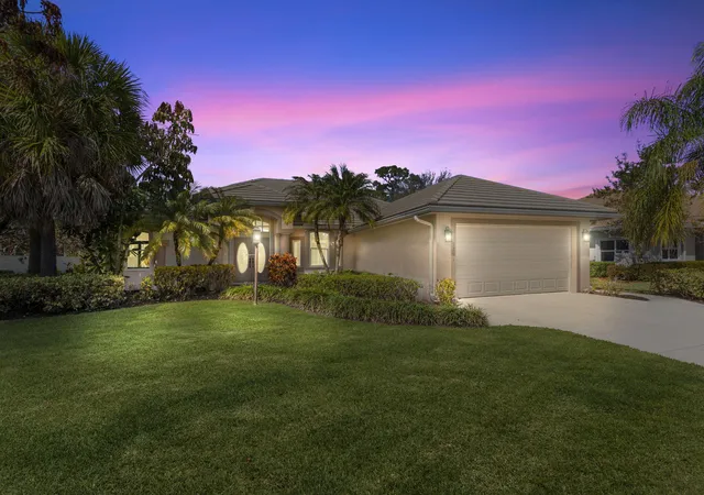 Homes for sale in Hobe Sound, FL | 5291 Se Lost Lake Wy, Hobe Sound, FL 33455 | MLS# R11164628