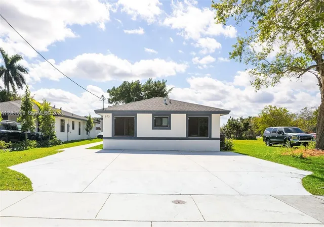 Homes for sale in Florida City, FL | 673 Nw 14, Florida City, FL 33034 | MLS# A11967595