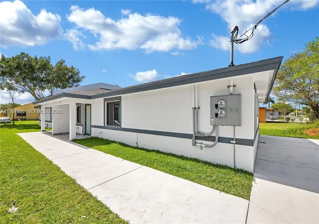 Homes for sale in Florida City, FL | 673 Nw 14, Florida City, FL 33034 | MLS# A11967595