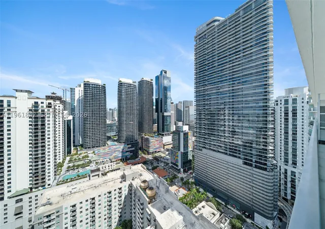 2nd image of 1111 Sw 1St Ave #3422-N, Miami, FL 33130 | MLS# A11961847