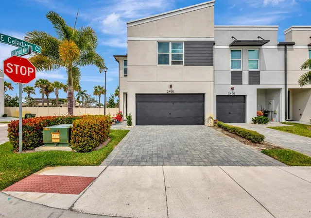 1st image of 2401 Se Tarvest Wy, Stuart, FL 34997 | MLS# R11164718
