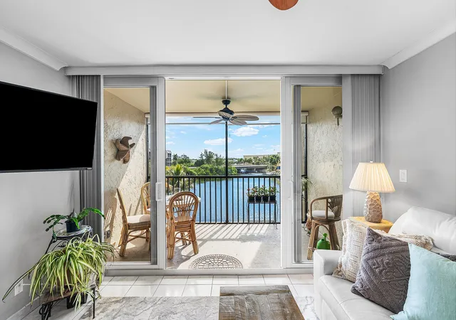 Homes for sale in Boca Raton, FL | 7 Royal Palm Wy, Boca Raton, FL 33432