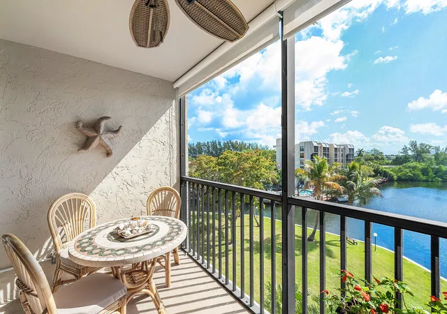 Homes for sale in Boca Raton, FL | 7 Royal Palm Wy, Boca Raton, FL 33432