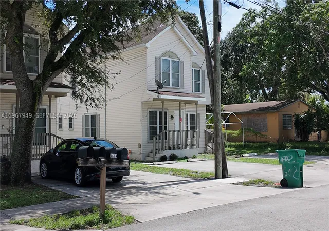 Photo 1 of Multi family home for sale at 1604 Sw 44th Ave, Fort Lauderdale, FL 33317 | MLS# A11967949 | Listing updated on 2026-10-01
