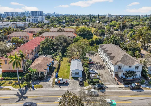 2nd image of 2322 Johnson St, Hollywood, FL 33020 | MLS# R11164599