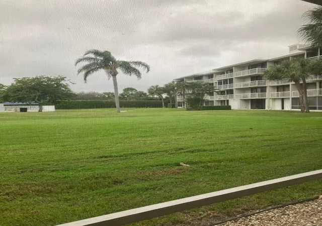 2nd image of 2621 Vlg Blvd, West Palm Beach, FL 33409