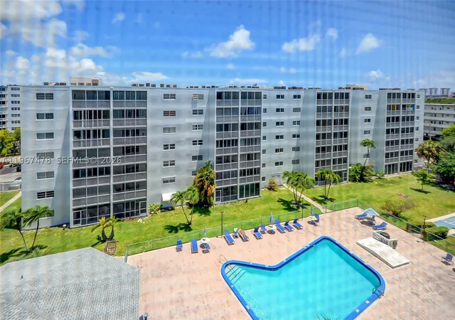Photo 4 of Condo for sale at 301 Ne 14Th Ave #702, Hallandale Beach, FL 33009 | MLS# A11967478 | Listing updated on 2026-09-28
