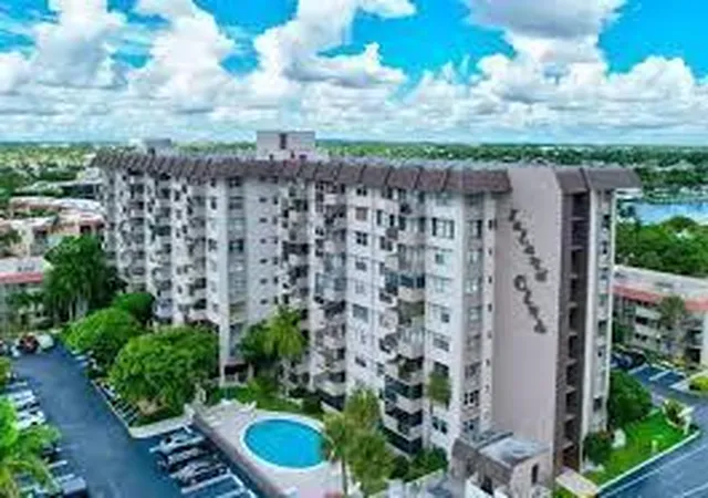 2nd image of 777 S Federal Hwy #Rp612, Pompano Beach, FL 33062 | MLS# R11164867