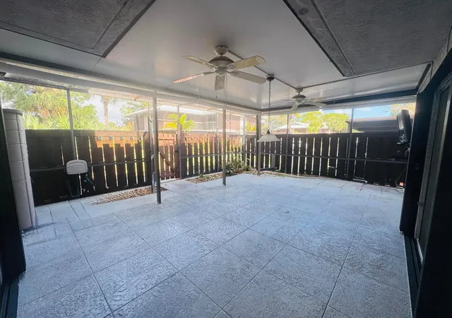Homes for sale in Port St Lucie, FL | 604 Se Castle Ct #D, Port St Lucie, FL 34952 | MLS# R11164878
