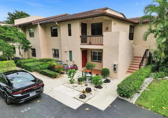 2nd image of 9264 Vista Del Lago #24-i, Boca Raton, FL 33428 | MLS# R11164882