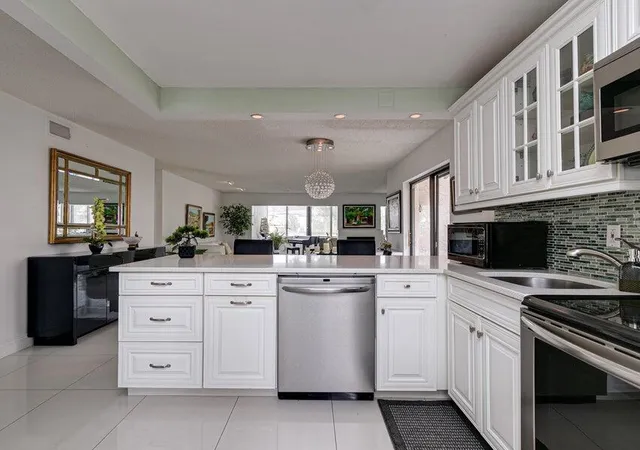 3rd image of 9264 Vista Del Lago #24-i, Boca Raton, FL 33428 | MLS# R11164882