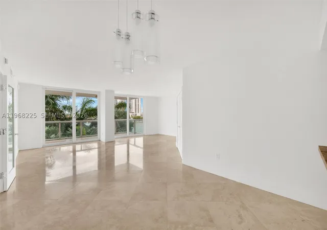 3rd image of 10 Venetian Way #403, Miami Beach, FL 33139 | MLS# A11968225