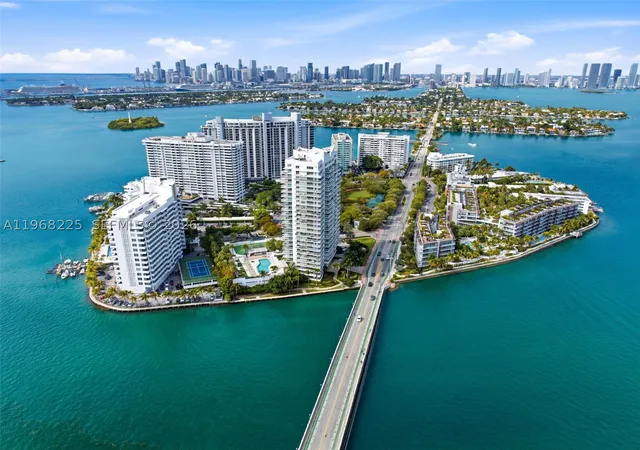 46th image of 10 Venetian Way #403, Miami Beach, FL 33139 | MLS# A11968225