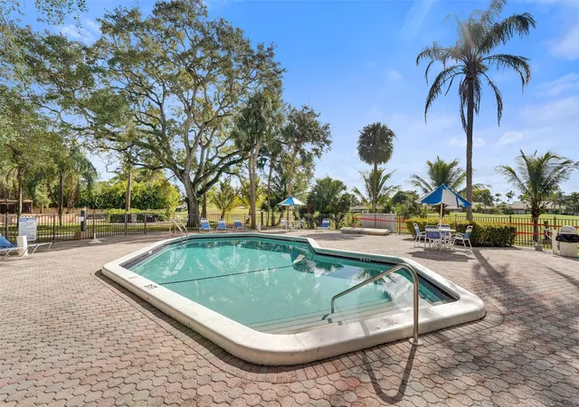 Homes for sale in Hollywood, FL | 3800 N Hills Dr #412, Hollywood, FL 33021 | MLS# F10550742
