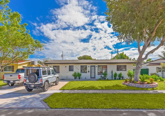 27th image of 1320 S Deerfield Ave, Deerfield Beach, FL 33441 | MLS# R11164906
