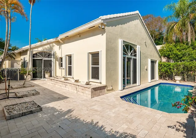3rd image of 15251 Wilshire Way, Pembroke Pines, FL 33027 | MLS# A11968291