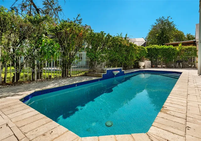 4th image of 15251 Wilshire Way, Pembroke Pines, FL 33027 | MLS# A11968291