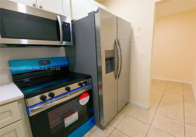 Listing Photo 5 - Condo for sale in building located at 618 Nw 13Th St, Boca Raton, FL 33486 - Unit #0140