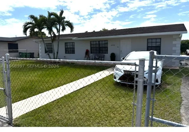 Photo 2 of Sale Pending at 10752 Sw 141st Ln, Miami, FL 33176 | MLS# A11968397 | Listing updated on 2026-08-24