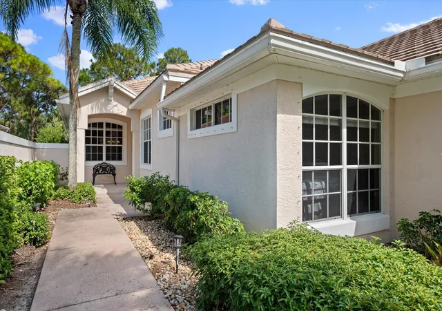 3rd image of 3498 Se Doubleton Dr, Stuart, FL 34997 | MLS# R11165019