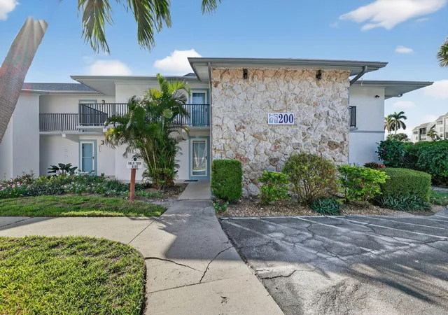 5th image of 2400 S Ocean Dr #V222, Fort Pierce, FL 34949 | MLS# R11165051