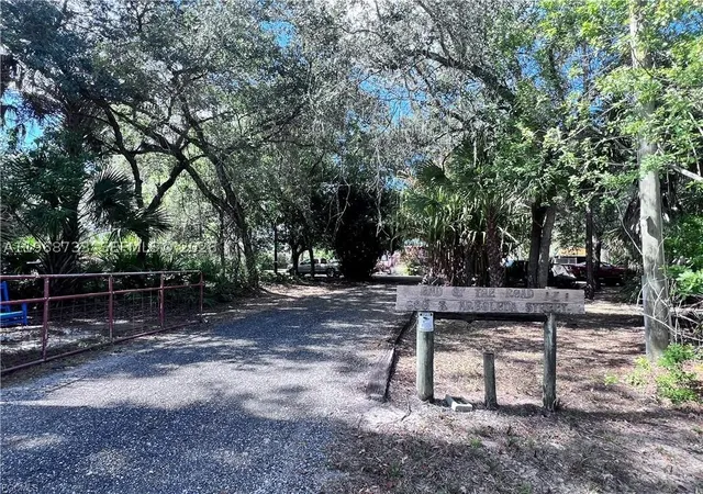 3rd image of 680 S Arboleda, Clewiston, FL 33440 | MLS# A11968733